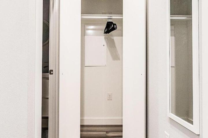 Montrose Guesthouse Suites by Dunyha