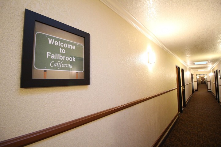 Ballroom/Hall 25 of 26