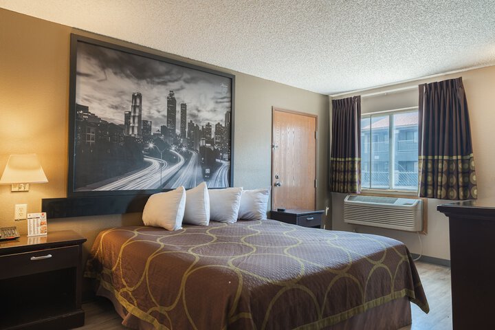 Room 16 of 18