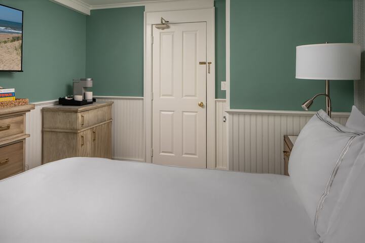 Room 12 of 15