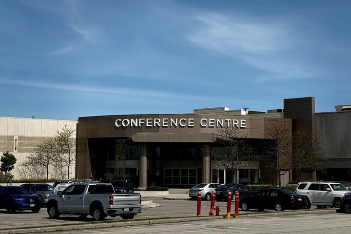 Holiday Inn Toronto Airport East by IHG