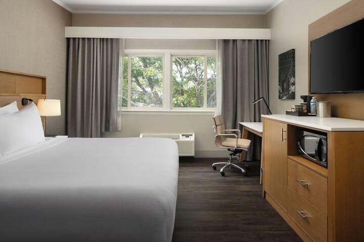 DoubleTree by Hilton Providence Airport Warwick