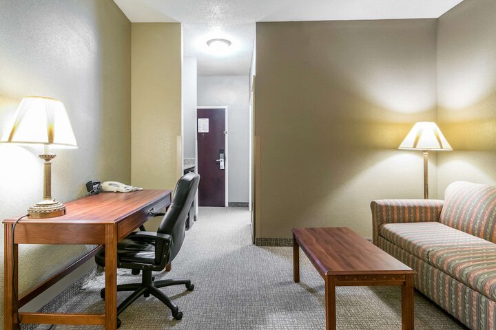 Room 13 of 34