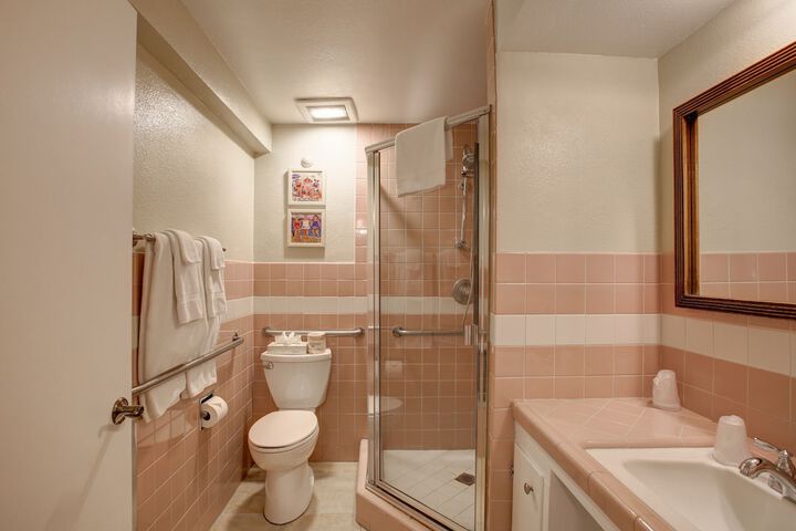 Room 52 of 70