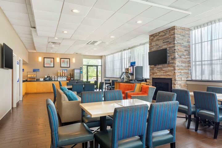 Best Western Hartford Hotel & Suites
