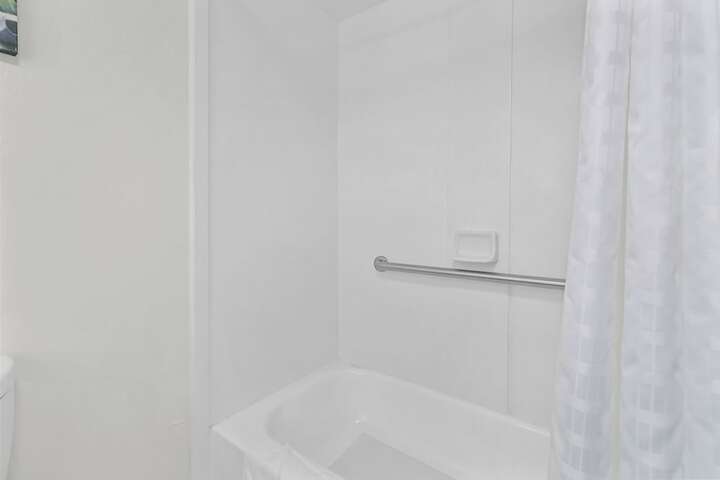 Room 20 of 77