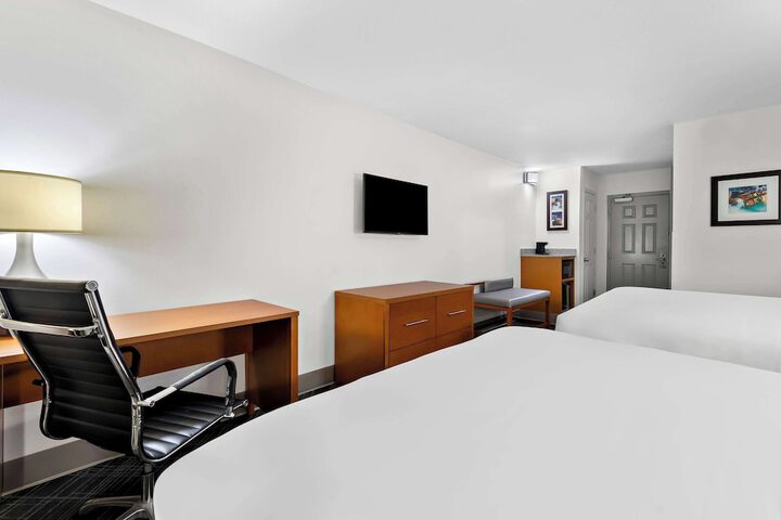 Room 25 of 48
