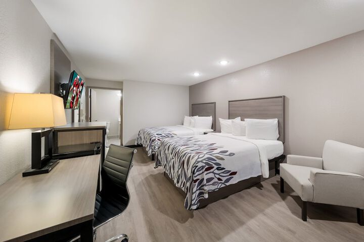 Room 13 of 25