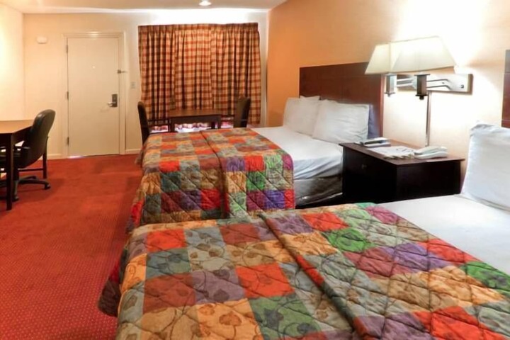 Room 11 of 25