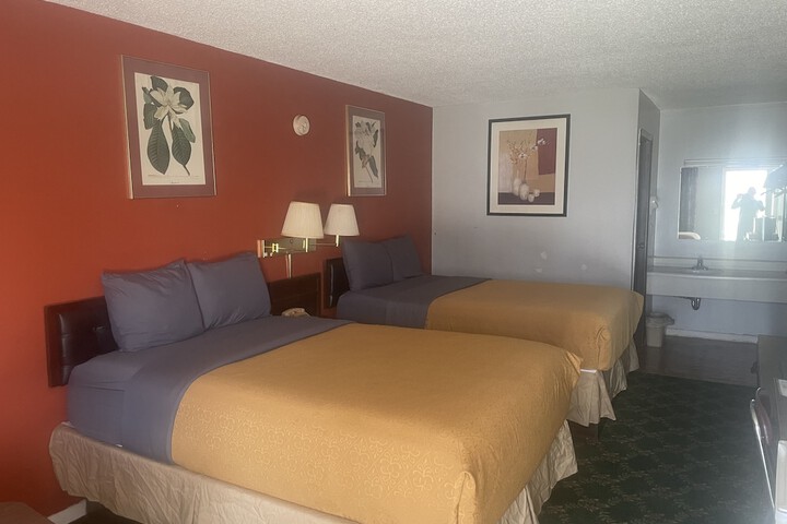 Room 25 of 84