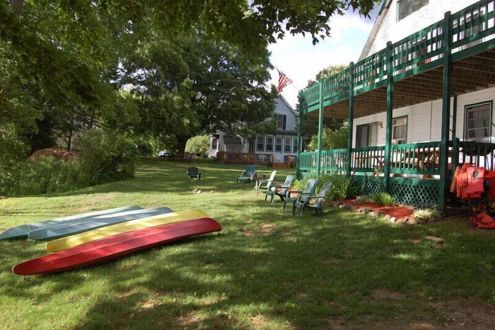 The Elms Waterfront Cottages