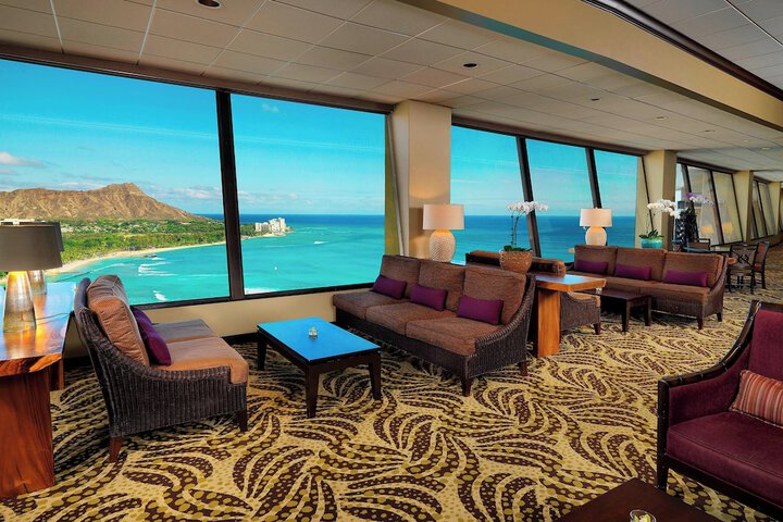 Lounge 204 of 224