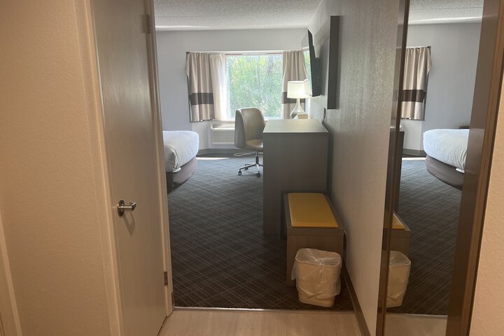 Room 18 of 49