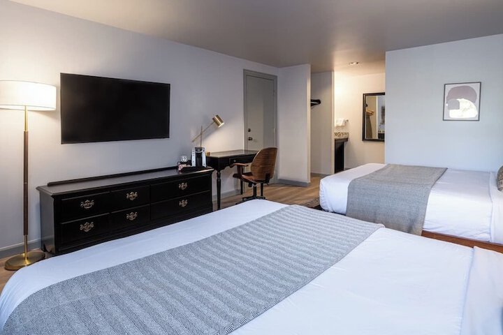 Room 21 of 49