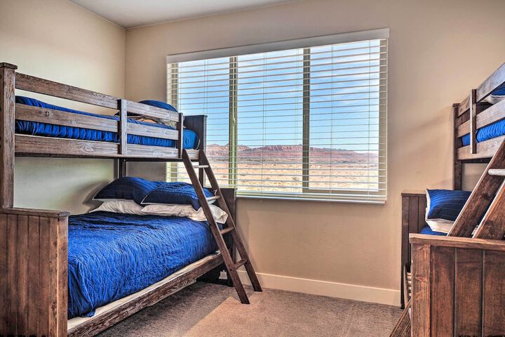 Utah Home w / Pool & Hot Tub Access Mtn Views!