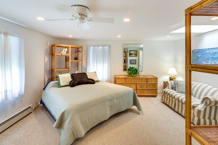 Charming Old Saybrook Home: Half-mi to Sand & Sea!