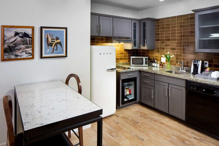 ANDAZ SAVANNAH BY HYATT