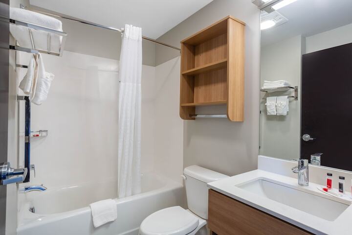 Room 10 of 19
