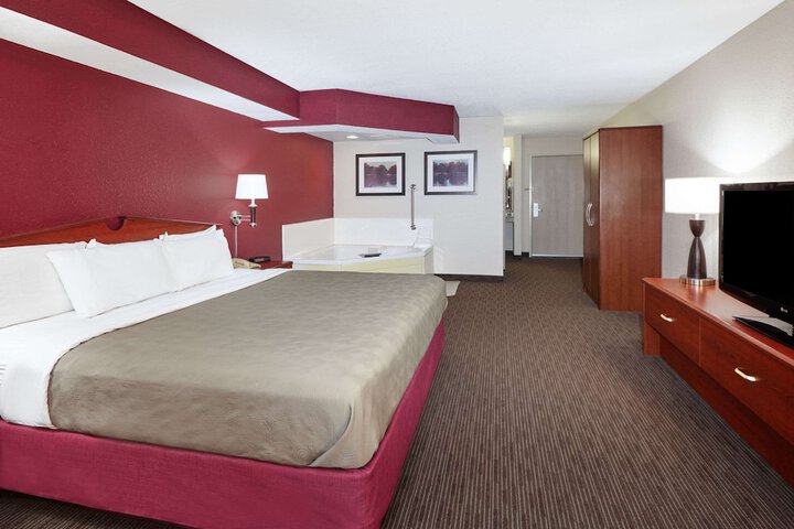 Room 5 of 15