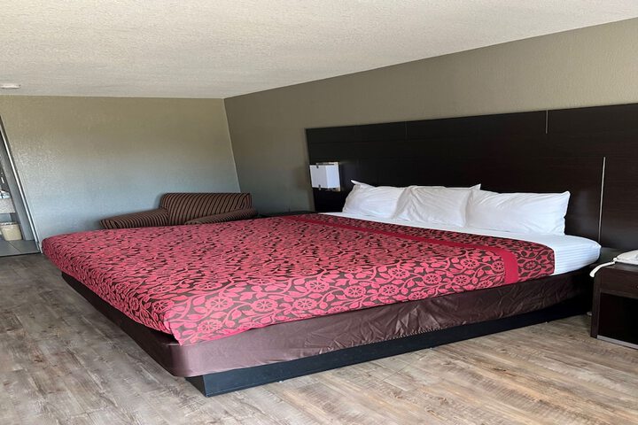 Room 17 of 19