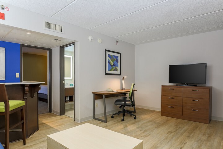 Room 33 of 50