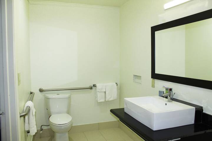 Room 11 of 27
