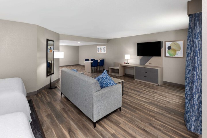 Room 12 of 62