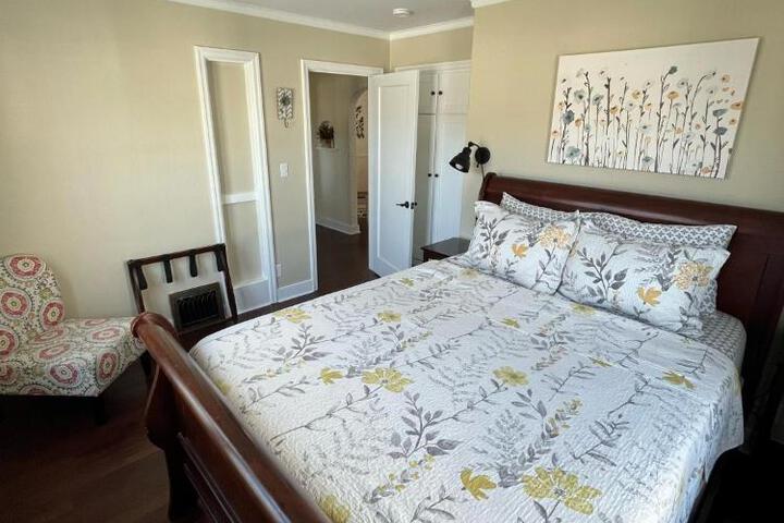State Street Cottage Suite 2