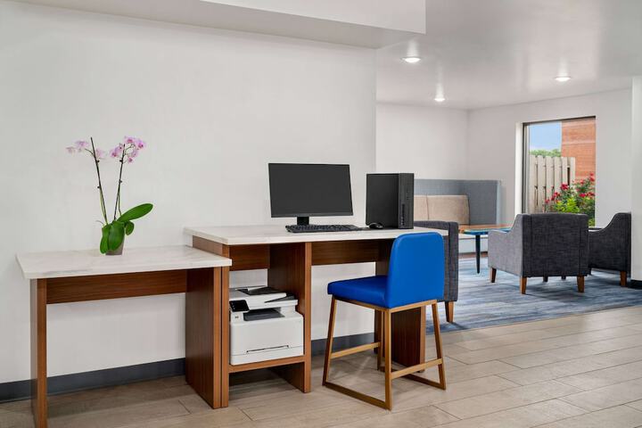 Business Center 45 of 45