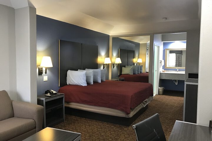 Room 15 of 33