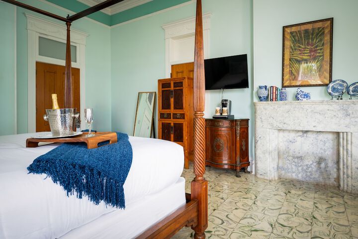 Southernmost House - Adult Exclusive