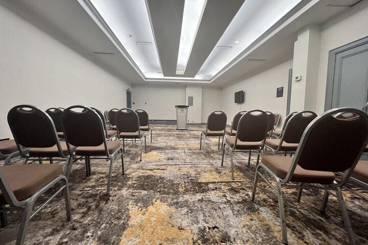 Holiday Inn Toronto Airport East by IHG