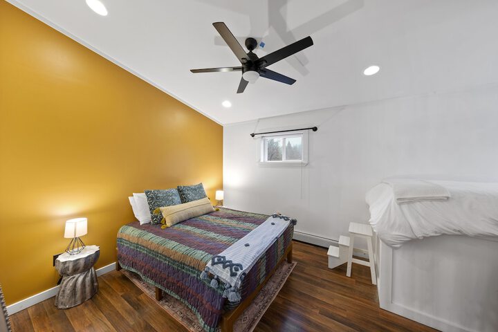 Room 12 of 20