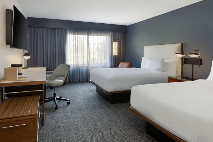 Courtyard by Marriott Edison Woodbridge