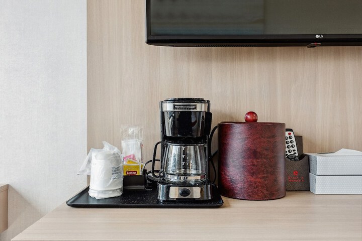 Ramada by Wyndham Flushing Queens