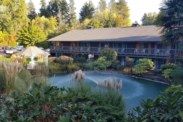Hotel Exterior 84 of 92