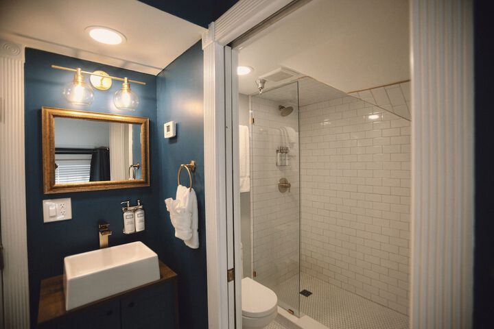 Room 73 of 126