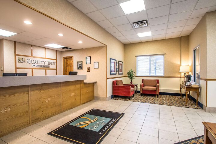 Quality Inn Morris I-80