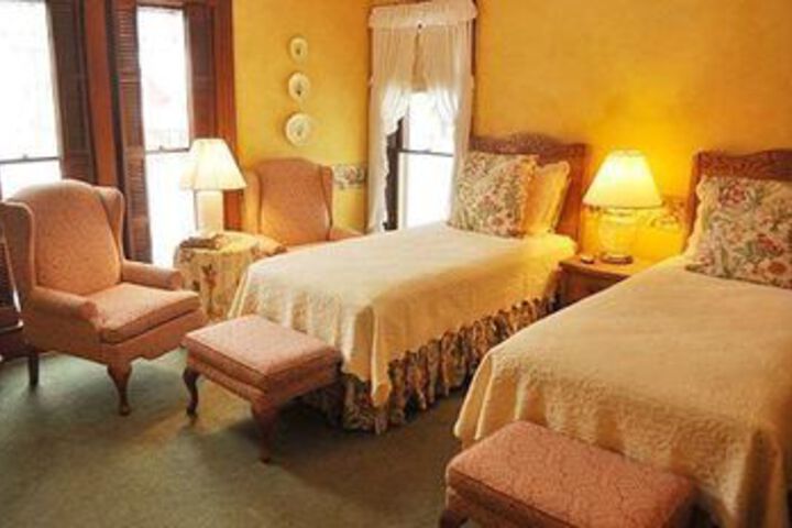 White Swan Inn Bed & Breakfast