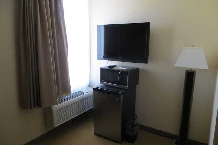 Room 28 of 38