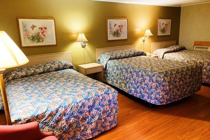 Room 16 of 38