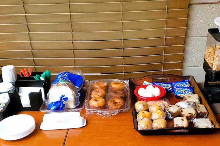 Breakfast/Coffee Service 10 of 11