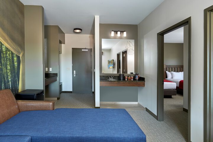 Room 51 of 94