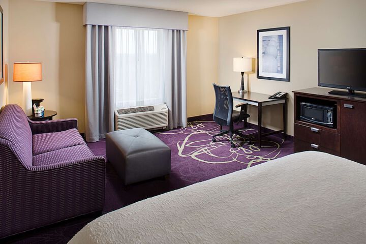 Room 10 of 28