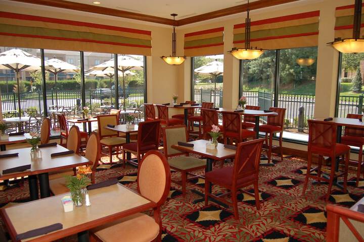 Dining 74 of 85