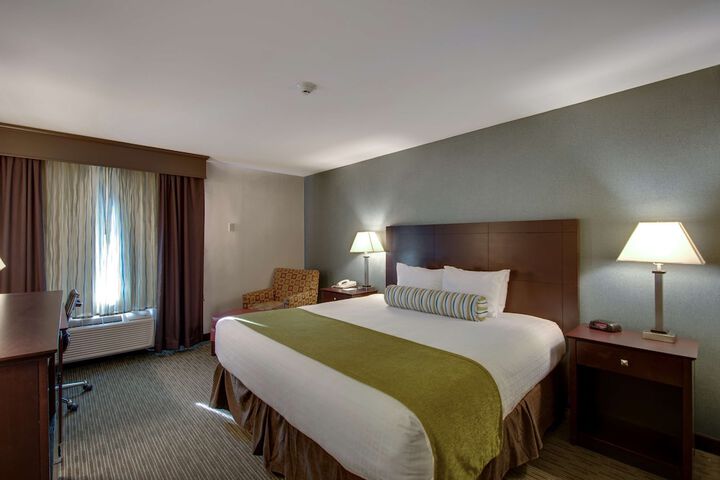 Room 17 of 37