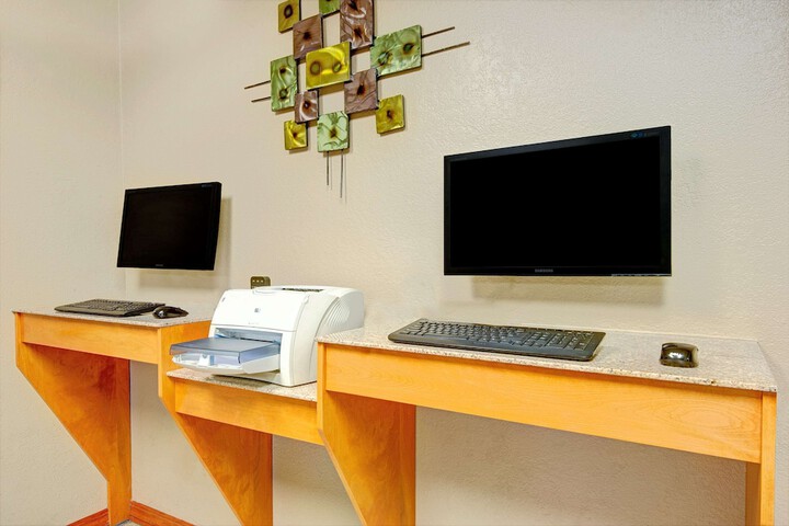 Business Center 20 of 20