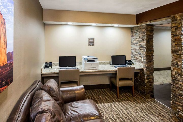 Business Center 58 of 62