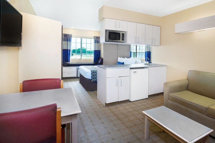 Room 25 of 32