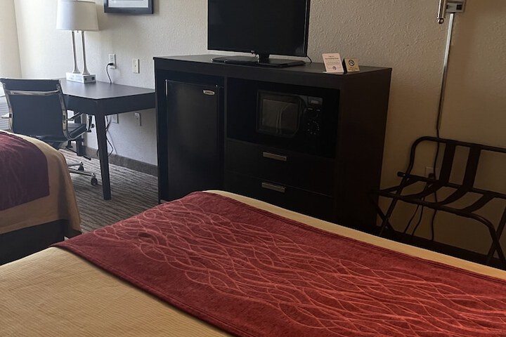 Room 27 of 35